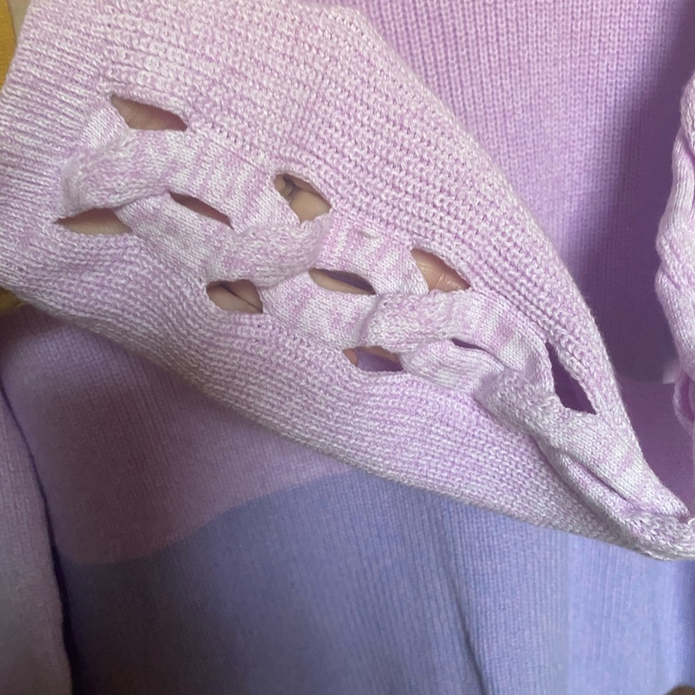 New Lilly Pulitzer Cortina Long Sleeve Sweater Periwinkle
Purple Ombre. Large - Picture 9 of 10